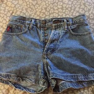 Vintage high waisted shorts 🦋